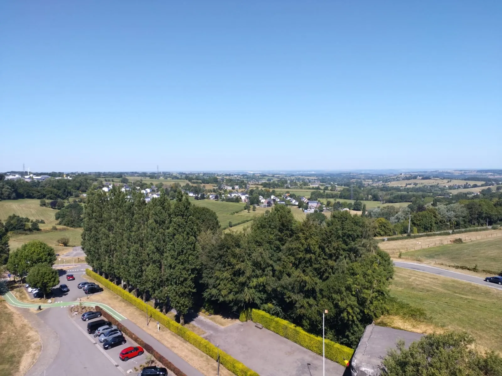 Le paysage vallonné du Limbourg vu depuis les hauteurs